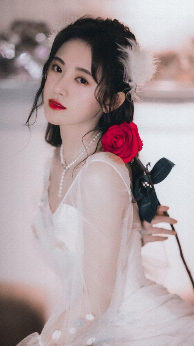鞠婧祎圖片最稀有圖壁紙——探索明星魅力的獨(dú)特視角，鞠婧祎稀有圖片壁紙，獨(dú)特視角展現(xiàn)明星魅力