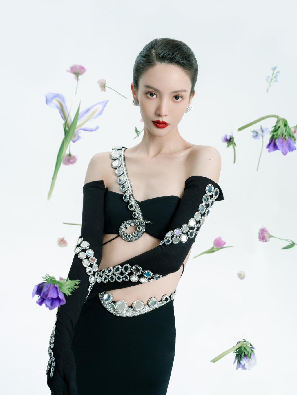 王鶴棣與迪麗熱巴，星光下的情感交織，王鶴棣與迪麗熱巴，星光下的情感碰撞