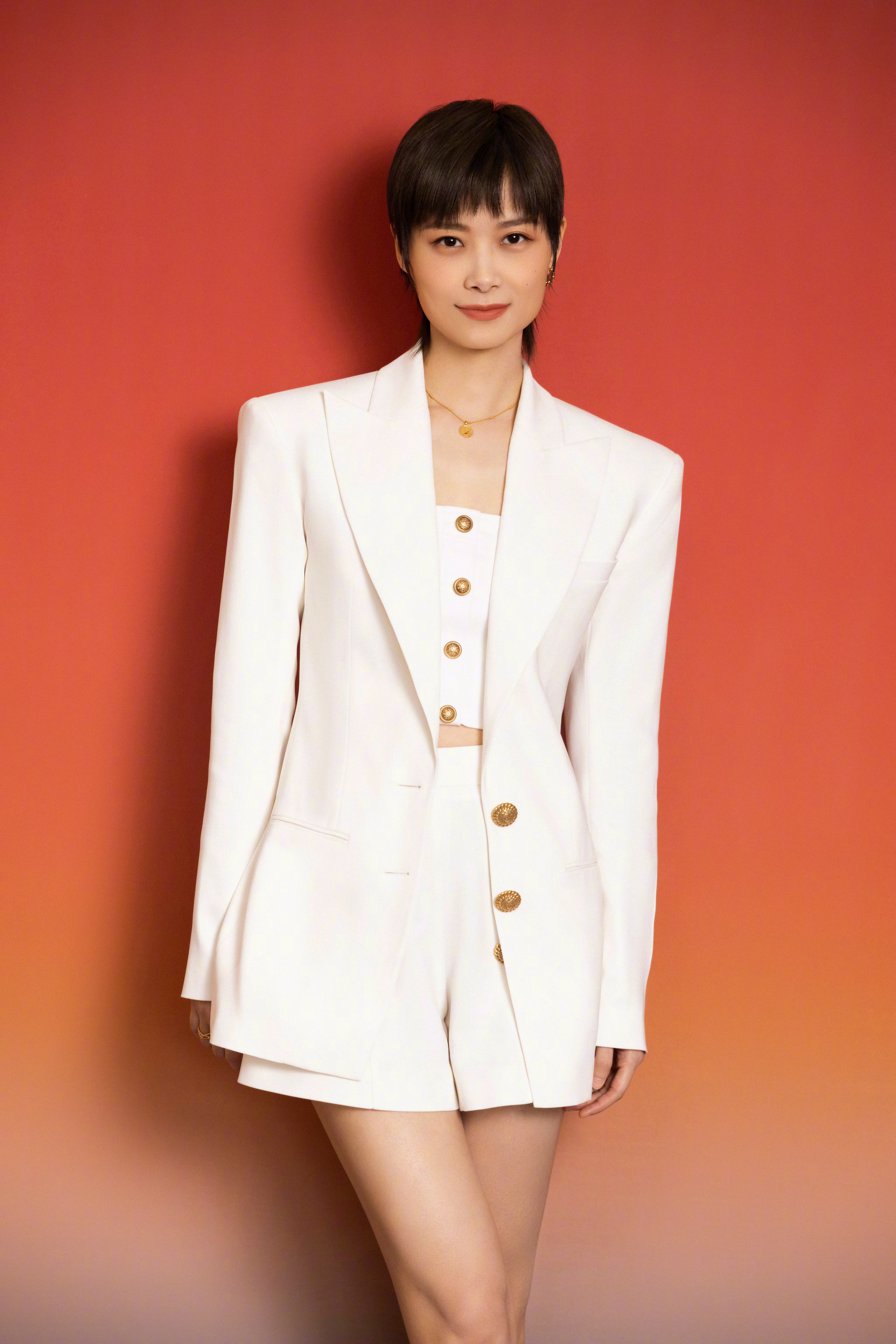 李宇春，音樂與時(shí)尚的跨界傳奇，李宇春，音樂與時(shí)尚的跨界傳奇人物