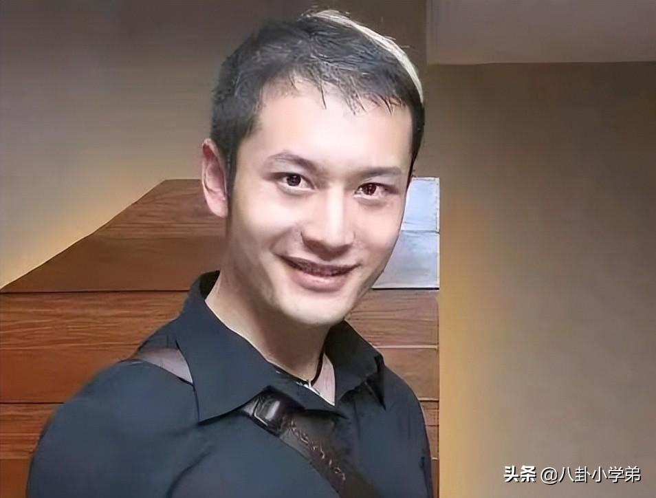 黃曉明假發(fā)摘下來的樣子，真實之美的展現(xiàn)，黃曉明真實之美，假發(fā)摘下的瞬間