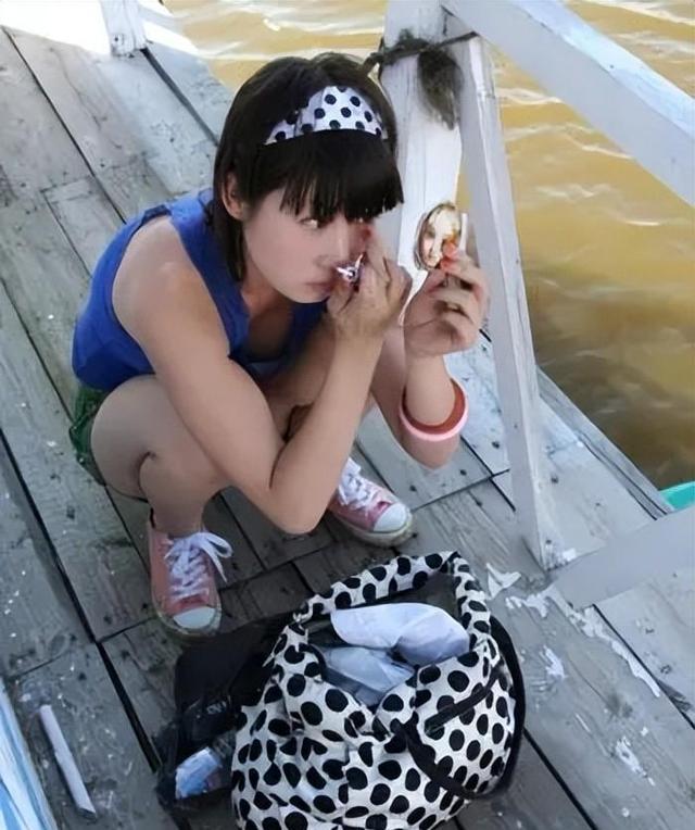張?bào)阌曜钚氯梭w藝術(shù)探索與賞析，張?bào)阌曜钚氯梭w藝術(shù)探索及賞析之美