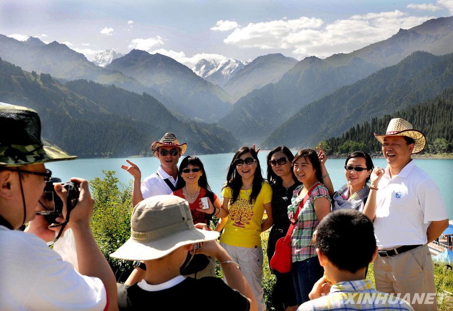 新疆旅游，跟團(tuán)游與自由行的權(quán)衡與選擇，新疆旅游，跟團(tuán)游與自由行的權(quán)衡與選擇攻略