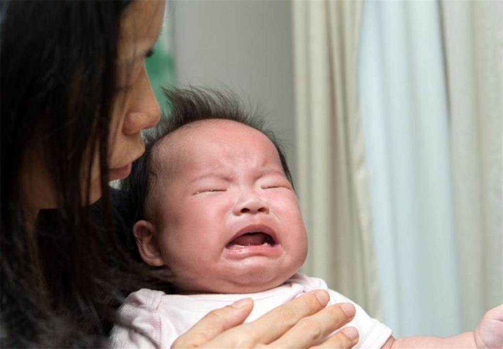 男子報(bào)復(fù)前女友潑開水致毀容，愛情背后的殘酷現(xiàn)實(shí)，男子報(bào)復(fù)前女友潑開水致毀容，愛情背后的殘酷報(bào)復(fù)行為