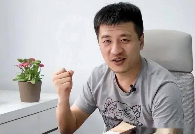 張雪峰談中航油就業(yè)，機(jī)遇與挑戰(zhàn)并存，張雪峰談中航油就業(yè)，機(jī)遇與挑戰(zhàn)同在