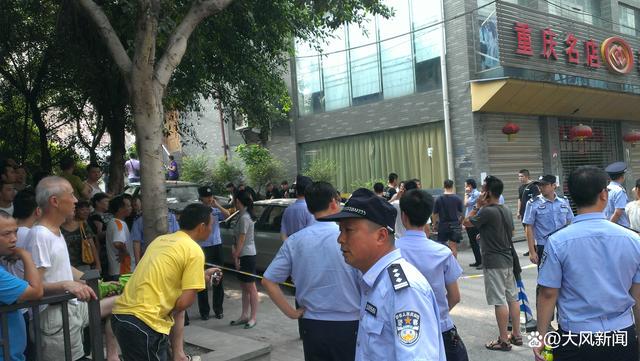 周克華被擊斃處彈孔仍在，一起探究事件的背后，周克華被擊斃現(xiàn)場彈孔揭秘，事件背后探究