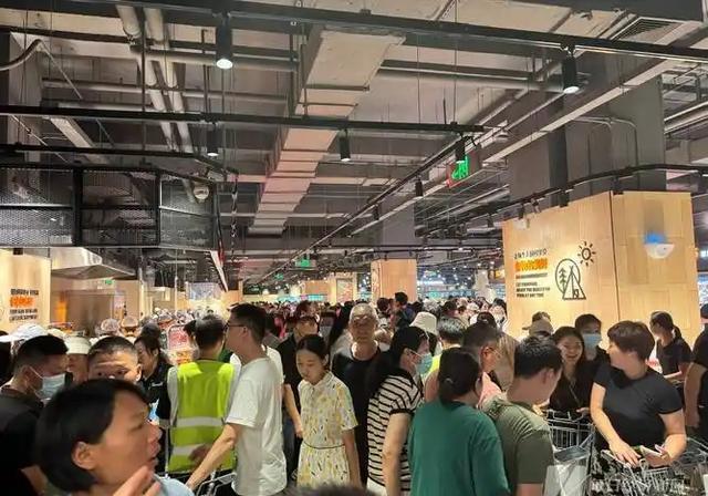 胖東來哄搶商品制止事件，探究背后的故事與應對之道，胖東來哄搶商品事件背后故事與應對之策