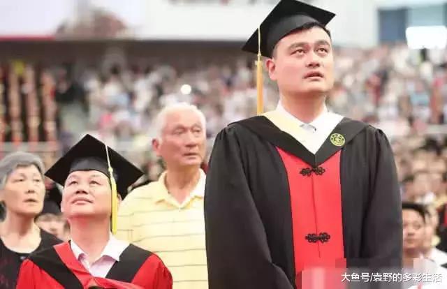 律師談學(xué)生網(wǎng)購(gòu)演出服退貨，律師解讀學(xué)生網(wǎng)購(gòu)演出服退貨權(quán)益