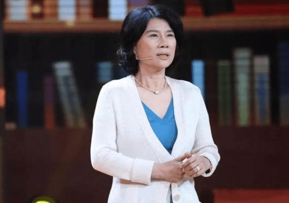 董明珠是哪里的人，一位傳奇女企業(yè)家的成長之路，董明珠，傳奇女企業(yè)家的成長之路，揭秘她的家鄉(xiāng)與成功之路。