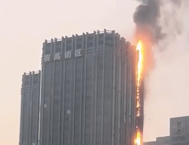 大連一高層樓外著火，災(zāi)難應(yīng)對與社會反思，大連高層樓外火災(zāi)，災(zāi)難應(yīng)對與社會責(zé)任反思