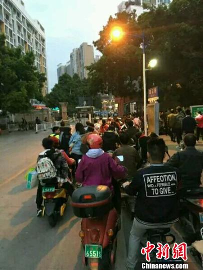 武漢高校電動(dòng)車擁堵情況研究，武漢高校電動(dòng)車擁堵現(xiàn)象研究