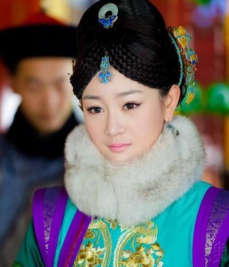 美人，古典與現(xiàn)代的交織之美，古典與現(xiàn)代交融之美，美人的魅力展現(xiàn)