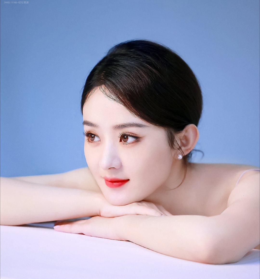 趙麗穎資料簡(jiǎn)介，璀璨明星的崛起之路，趙麗穎，璀璨明星的閃耀崛起之路