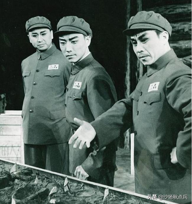 重溫歷史/銘記英雄