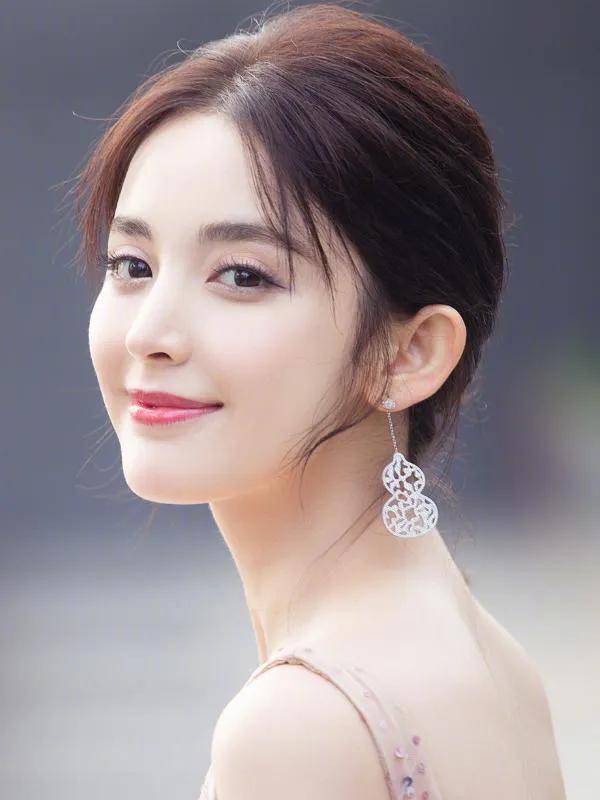 明星排行榜中的璀璨明珠——令人著迷的女明星們，明星璀璨明珠，迷人女明星排行榜回顧
