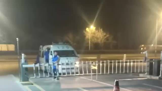 一學(xué)校保安阻止救護車進(jìn)校事件深度解析，學(xué)校保安阻止救護車進(jìn)校事件，深度剖析與反思