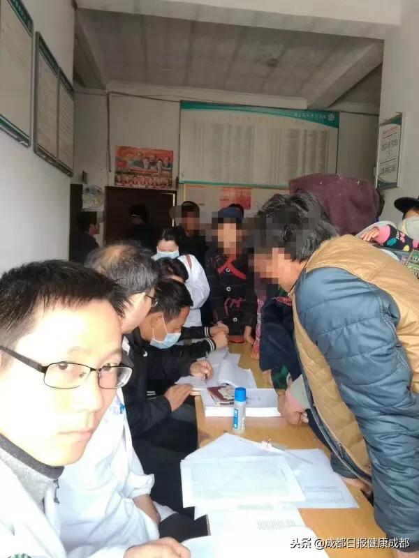 關(guān)于成都一年新增艾滋病感染者達(dá)十一萬人的謠言真相探究，成都一年新增艾滋病感染者謠言揭秘，真相與數(shù)字探究