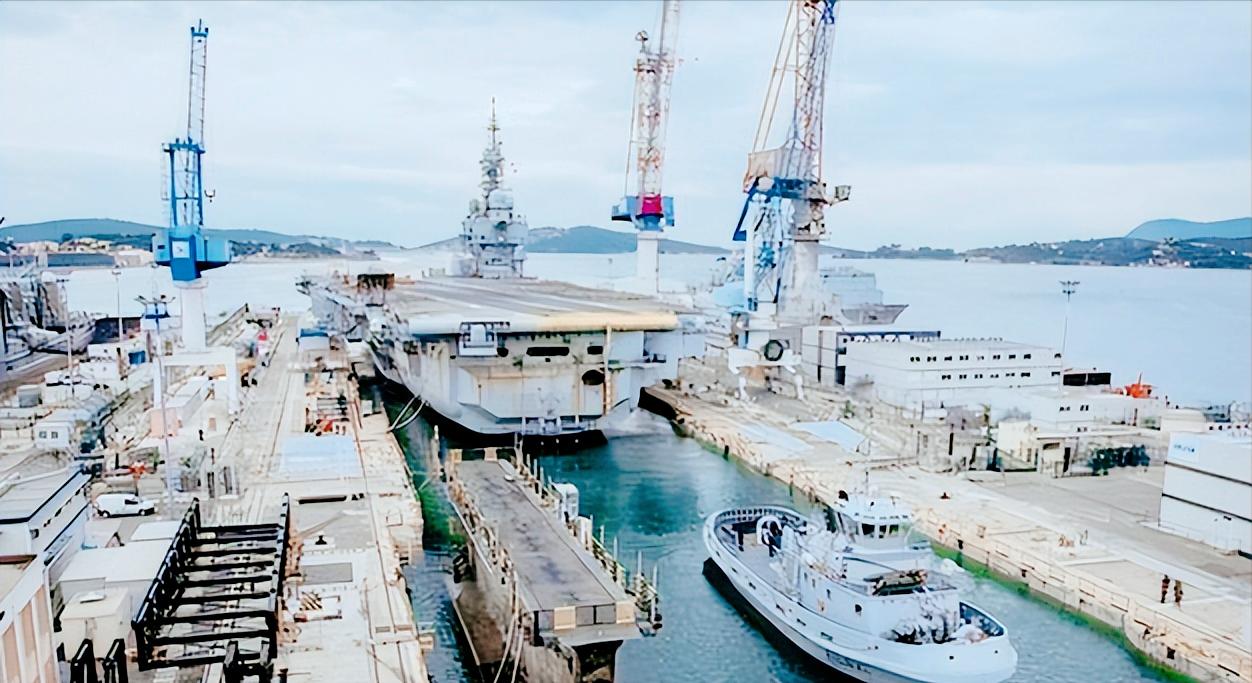 關(guān)于我國(guó)首艘彈射型航母004型航母的重大消息，我國(guó)首艘彈射型航母004型的重大消息揭秘