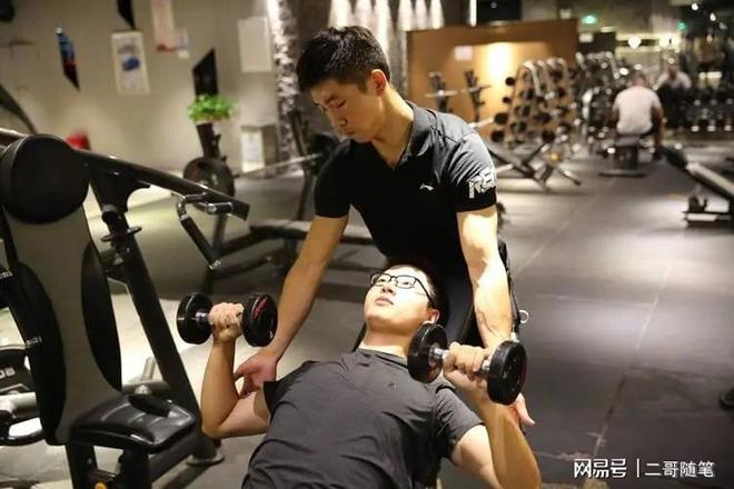 私人教練，塑造健康生活的專業(yè)引領(lǐng)者，私人教練，引領(lǐng)健康生活塑造的專業(yè)力量