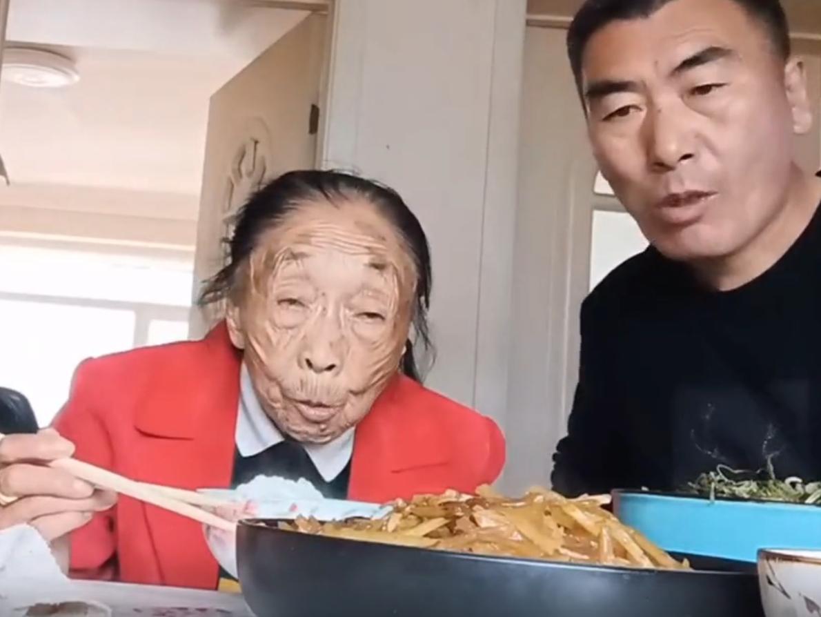 紀(jì)念抗戰(zhàn)勝利70周年閱兵全程視頻，歷史的回顧與時(shí)代的啟示，抗戰(zhàn)勝利70周年閱兵回顧，歷史的印記與時(shí)代的啟示