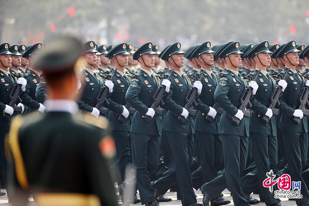 國外直播中國七十周年閱兵視頻，全球視角下的壯麗景象，全球視角下的中國七十周年閱兵壯麗景象直播視頻回顧