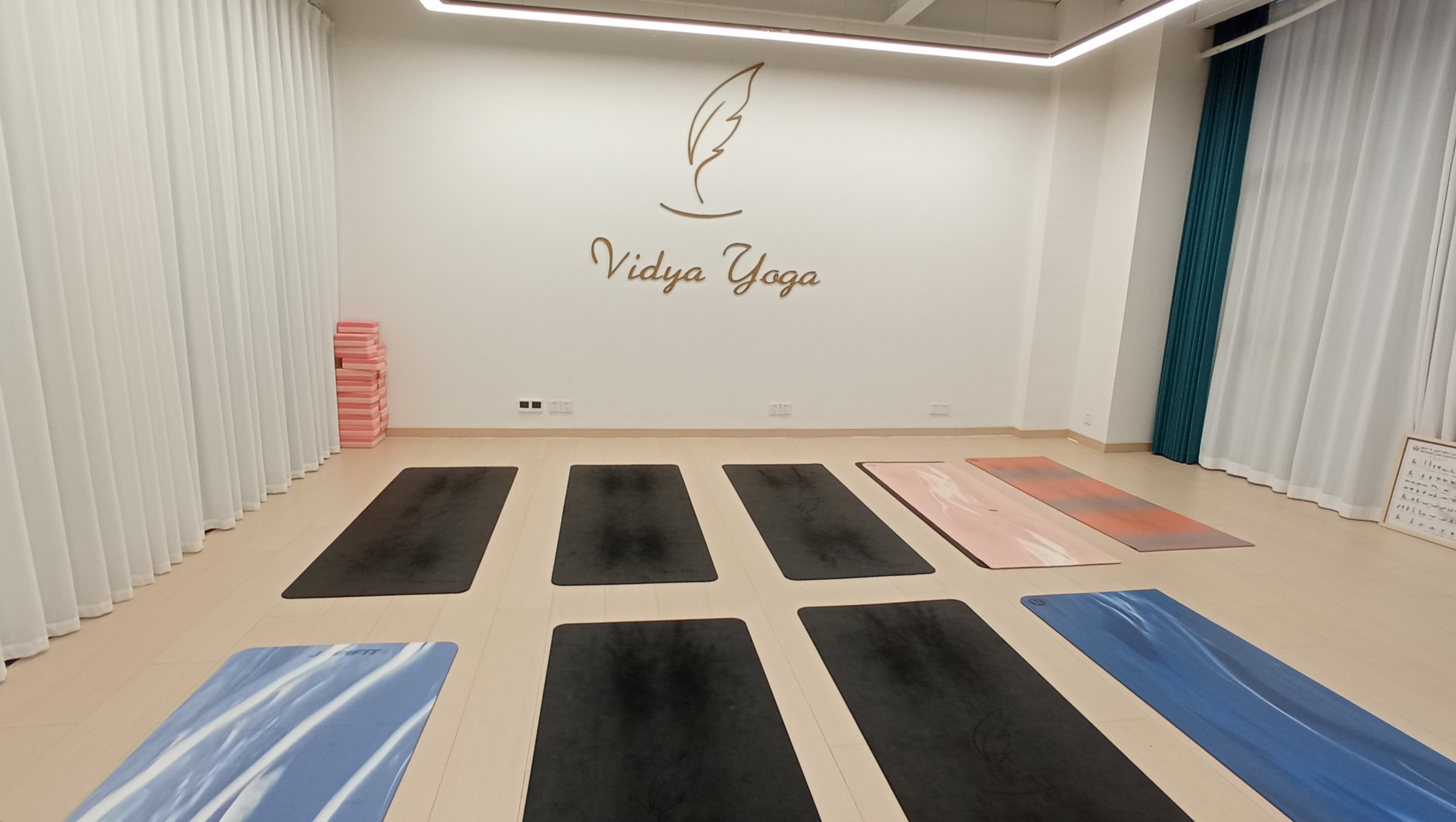 瑜伽店，融合傳統(tǒng)與現(xiàn)代的身心修行之所，瑜伽店，傳統(tǒng)與現(xiàn)代融合的身心靈修行勝地