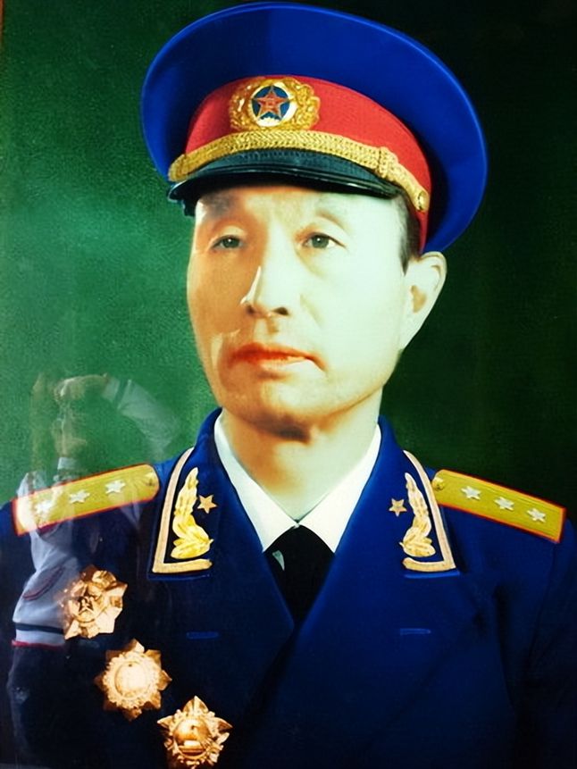 歷任總參謀長與副總參謀長，戰(zhàn)略決策的關(guān)鍵人物，歷任總參謀長與副總參謀長，戰(zhàn)略決策的關(guān)鍵人物角色