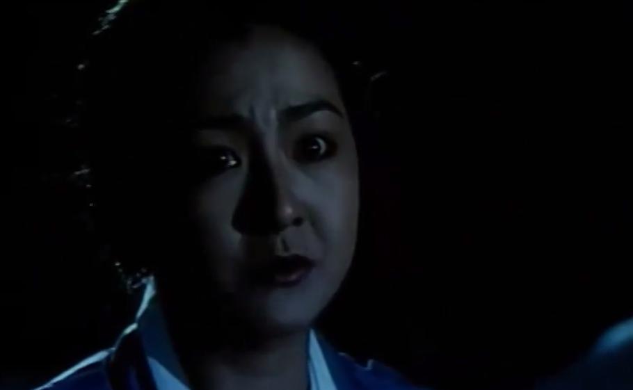 韓國(guó)喪尸片活著Ⅱ，生存的挑戰(zhàn)與希望之光，韓國(guó)喪尸片活著Ⅱ，生存挑戰(zhàn)與希望之光的搏斗