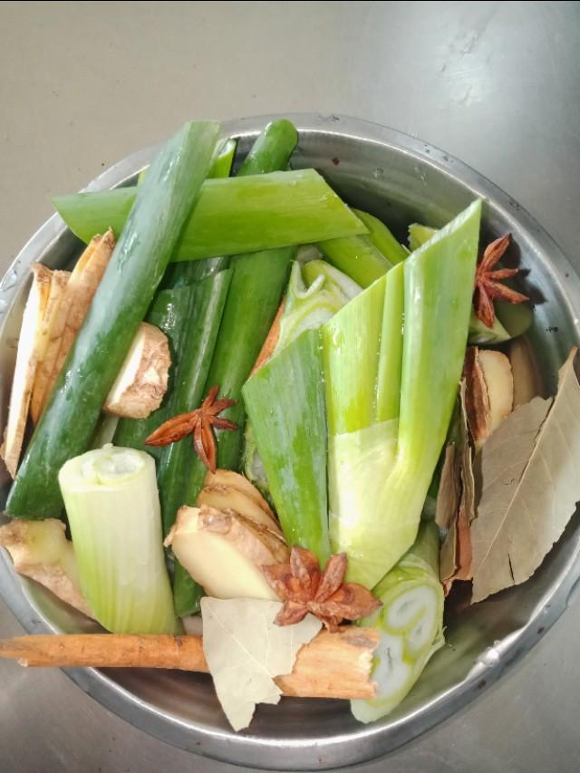 家常燉排骨的做法，一道美味佳肴的烹飪指南，家常燉排骨做法，美味佳肴的烹飪指南