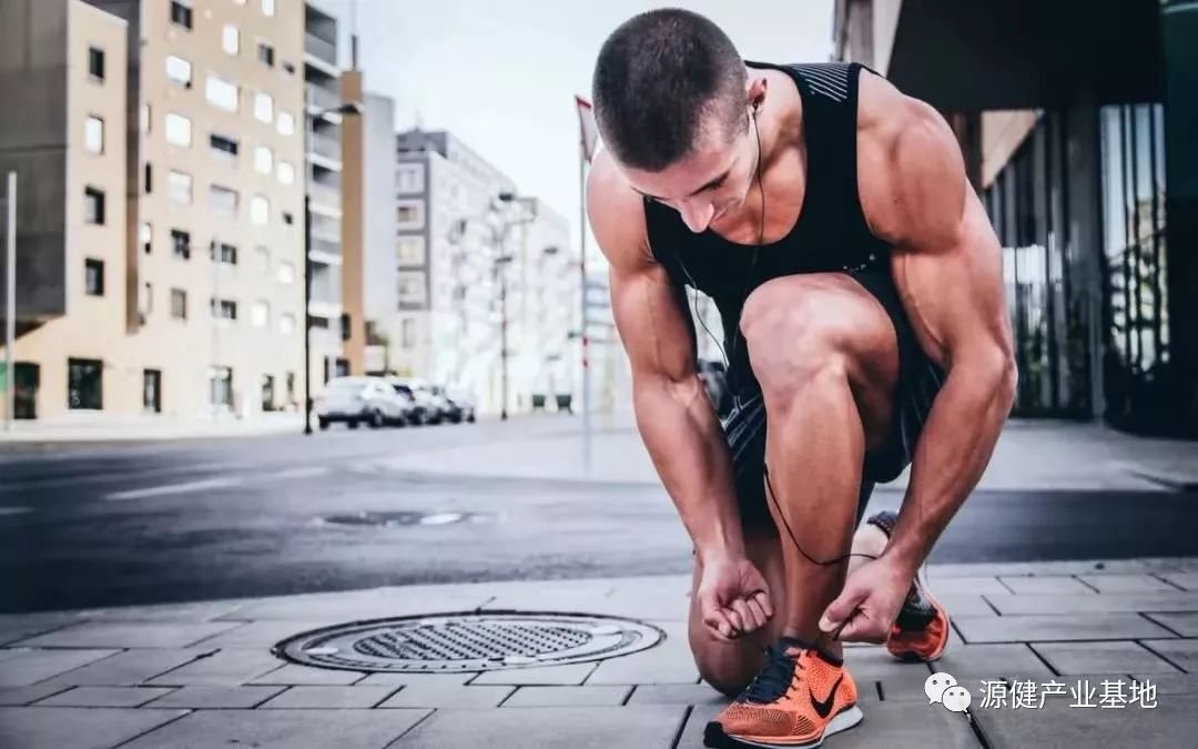 什么運動能練腹?。咳轿唤馕龈辜″憻挿椒?，全方位解析，如何鍛煉強大腹肌的運動與訓練方式