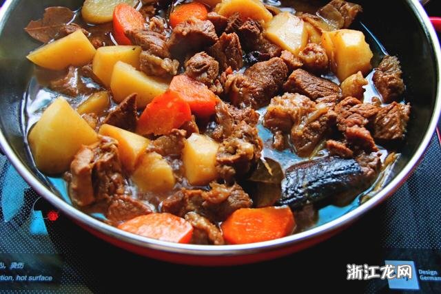 牛肉燉土豆的做法，一道家常美食的烹飪指南，家常美食，牛肉燉土豆的烹飪指南