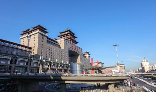 北京站與北京西站，城市的交通樞紐與歷史的印記，北京站與北京西站，城市交通樞紐與歷史的交織印記