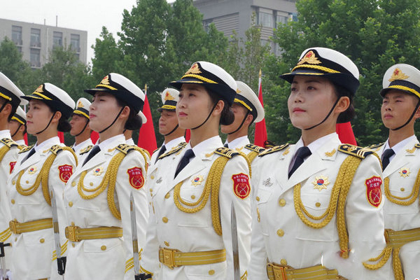 儀仗隊女兵與腳氣挑戰(zhàn)的故事，儀仗隊女兵戰(zhàn)勝腳氣挑戰(zhàn)的故事