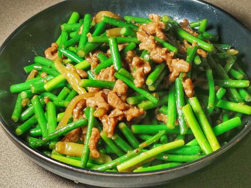 牛肉的做法，烹飪技巧與風味體驗，牛肉烹飪指南，做法、技巧與風味體驗
