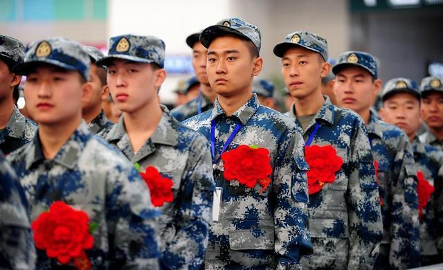 大學(xué)生當(dāng)兵入伍，青春的選擇與國家的擔(dān)當(dāng)，大學(xué)生入伍，青春的選擇，國家的擔(dān)當(dāng)
