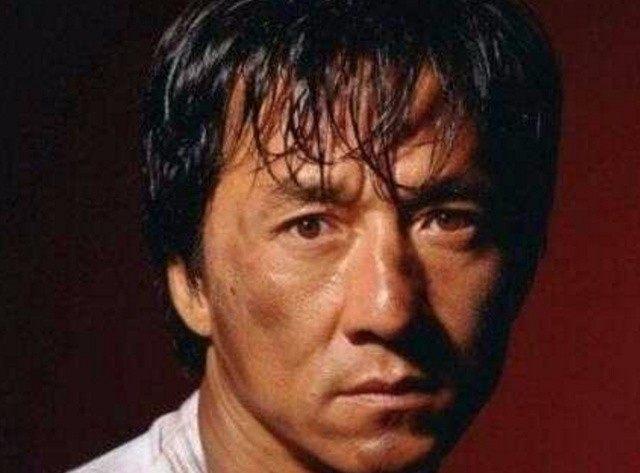 成龍國(guó)籍變化，探尋背后的故事與影響，成龍國(guó)籍變遷背后的故事與影響探究