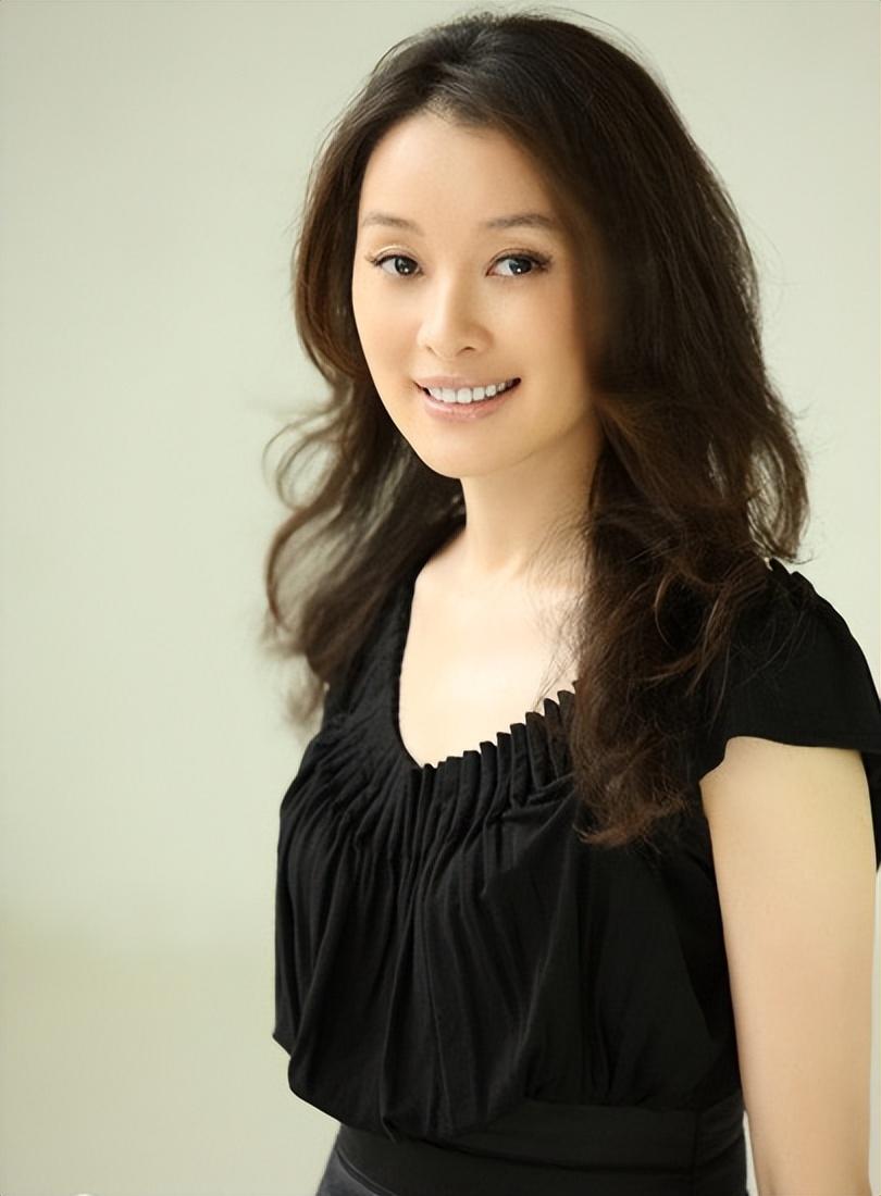 陳建斌個(gè)人資料簡介及老婆吳越，演藝界的璀璨明星夫妻，陳建斌與妻子吳越，演藝界的明星夫妻檔案簡介