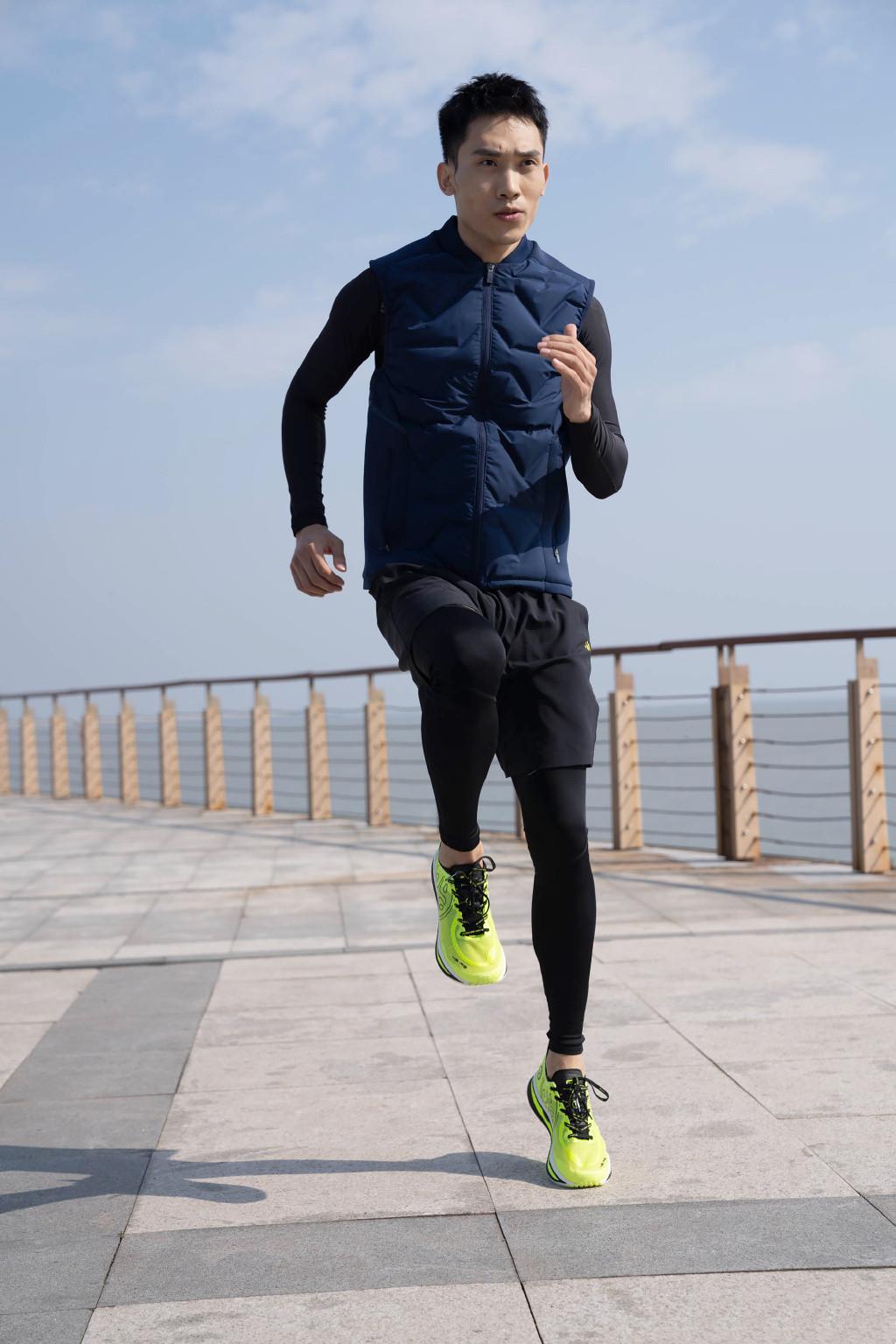 跑步前的熱身運動，9個關(guān)鍵步驟，跑步前的熱身運動，9步關(guān)鍵熱身步驟指南