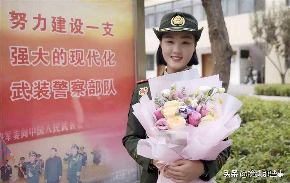 國慶70周年大閱兵女兵方隊，展現(xiàn)巾幗英雄的榮耀與風(fēng)采，國慶70周年大閱兵女兵方隊，巾幗英雄的榮耀與風(fēng)采展現(xiàn)