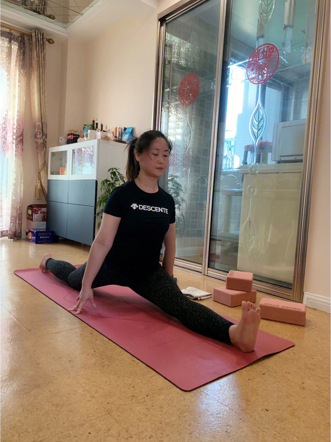 家庭主婦瑜伽視頻，引領(lǐng)現(xiàn)代家庭健康的活力之源，家庭主婦瑜伽視頻，激活家庭活力的健康之源