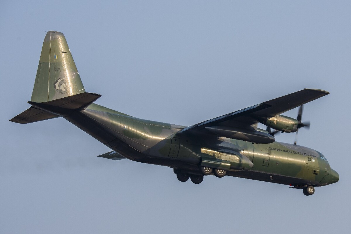 洛克希德C-130大力神運(yùn)輸機(jī)，空中巨人的傳奇，洛克希德C-130大力神運(yùn)輸機(jī)，空中巨人的傳奇之旅