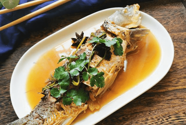 草魚(yú)的做法，簡(jiǎn)單又美味，草魚(yú)簡(jiǎn)單美味做法指南