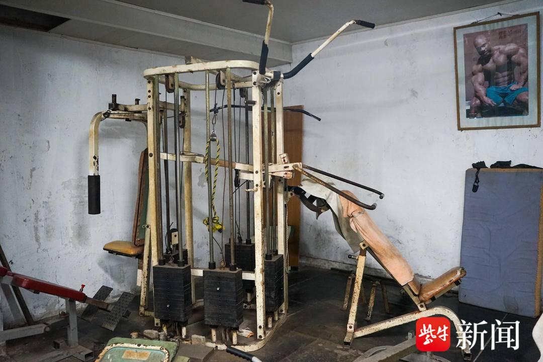 健身私教中的特殊體驗(yàn)，拉伸過程中的觸碰與感知，健身私教特殊體驗(yàn)，觸碰與感知的拉伸之旅