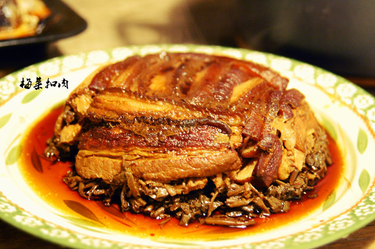 梅菜扣肉的做法，傳統(tǒng)美食的烹飪藝術，梅菜扣肉烹飪法，傳統(tǒng)美食的烹飪藝術之道