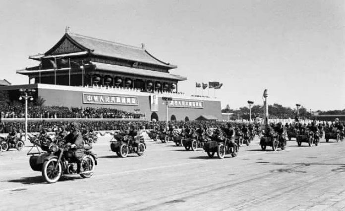 國(guó)慶70周年大閱兵完整回顧，榮耀時(shí)刻，銘記歷史，國(guó)慶70周年大閱兵回顧，榮耀時(shí)刻，歷史永銘