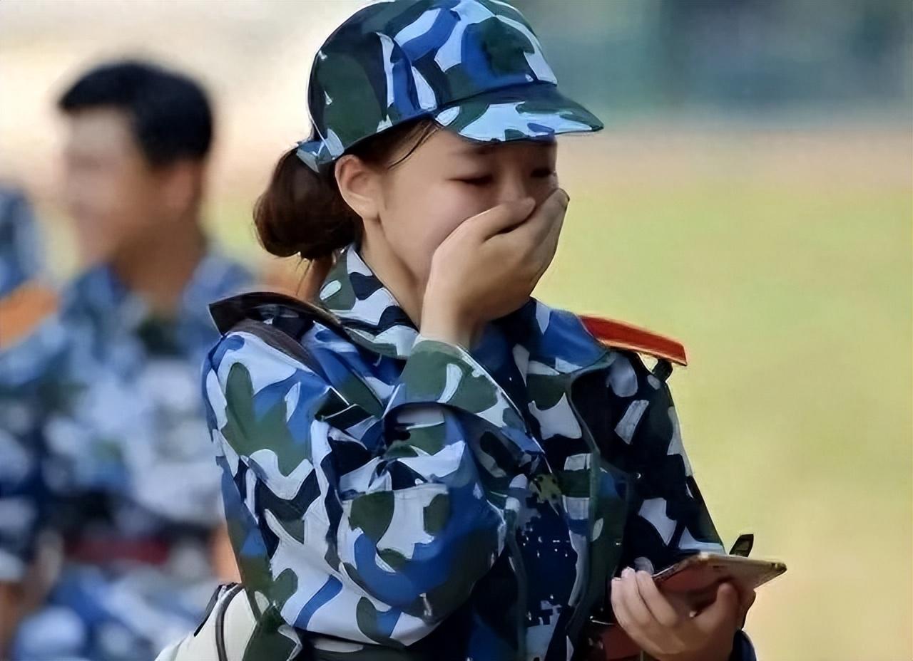 軍訓(xùn)活動(dòng)內(nèi)容，體驗(yàn)、挑戰(zhàn)與成長(zhǎng)，軍訓(xùn)之旅，體驗(yàn)、挑戰(zhàn)與成長(zhǎng)的歷程