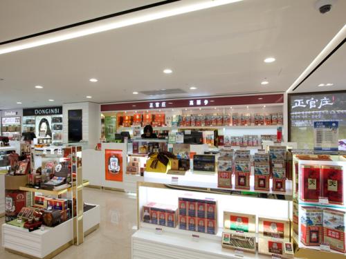 免稅店與專柜的區(qū)別，購物體驗的深度解析，免稅店與專柜對比，深度解析購物體驗差異