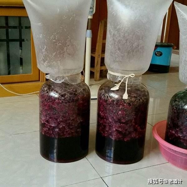 自制葡萄酒的正確方法，自制葡萄酒的詳細制作步驟指南