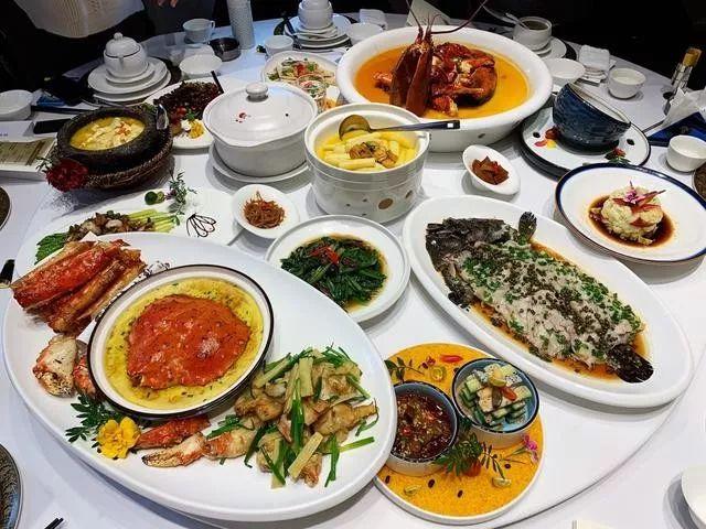 帝王蟹，海洋的霸主與餐桌上的珍品，帝王蟹，海洋霸主與美食佳肴之選