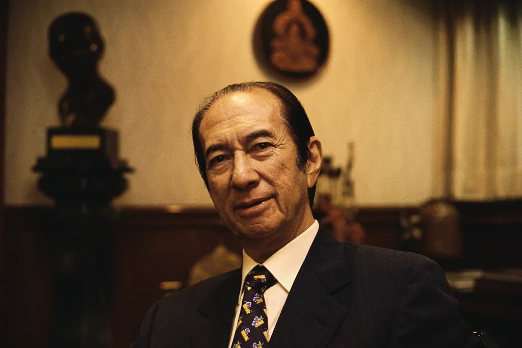 何鴻燊個(gè)人資料簡(jiǎn)介及圖片，何鴻燊個(gè)人簡(jiǎn)介與圖片回顧