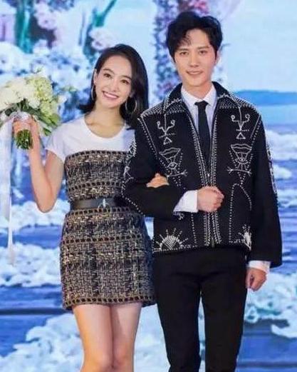趙麗穎馮紹峰結(jié)婚照，星光之戀，美好瞬間定格，趙麗穎馮紹峰甜蜜婚紗照揭秘，星光之戀，永恒瞬間